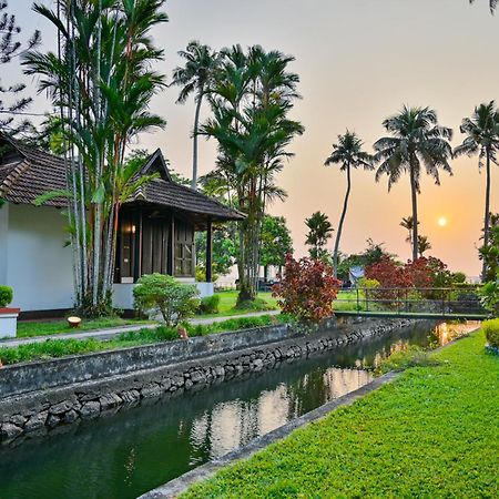 Paradise Resort Kumarakom Exterior photo