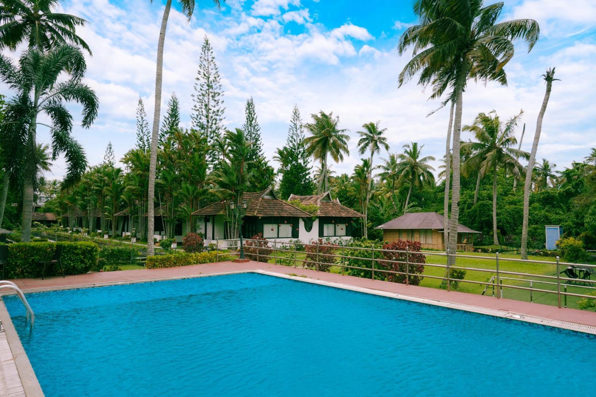 Paradise Heritage Resort Kumarakom Exterior photo