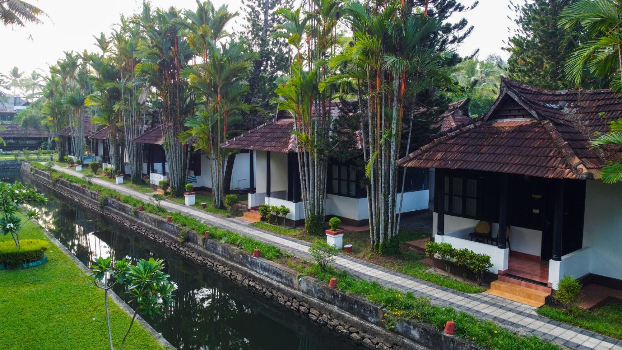 Paradise Heritage Resort Kumarakom Exterior photo