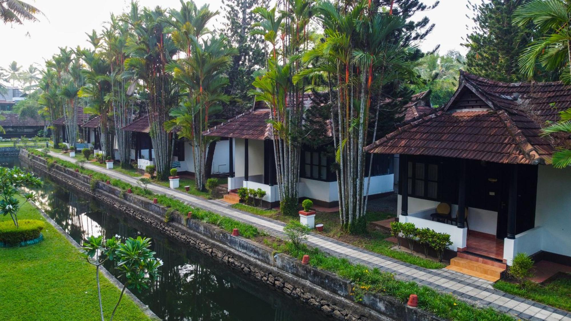 Paradise Resort Kumarakom Exterior photo