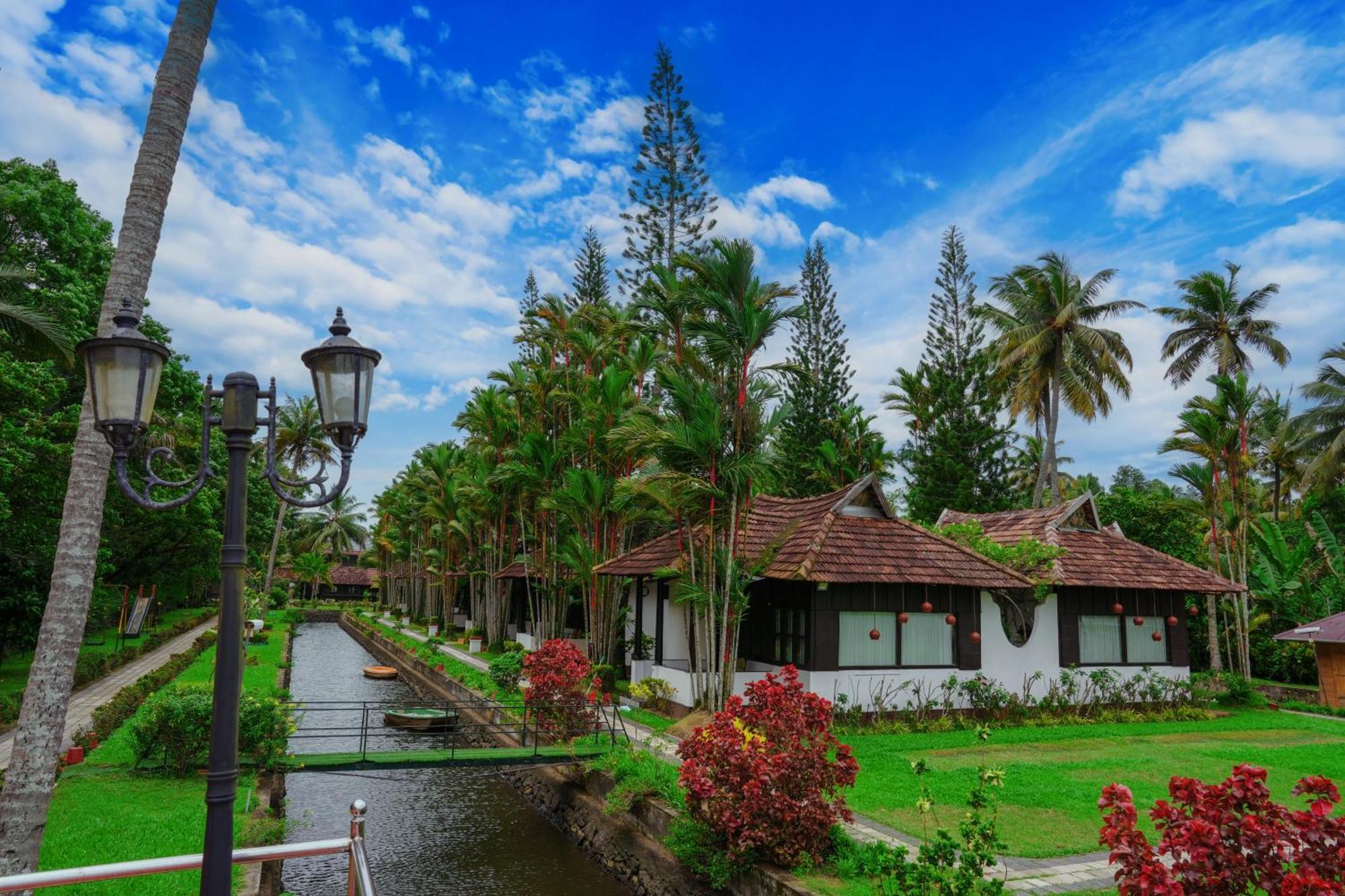 Paradise Heritage Resort Kumarakom Exterior photo