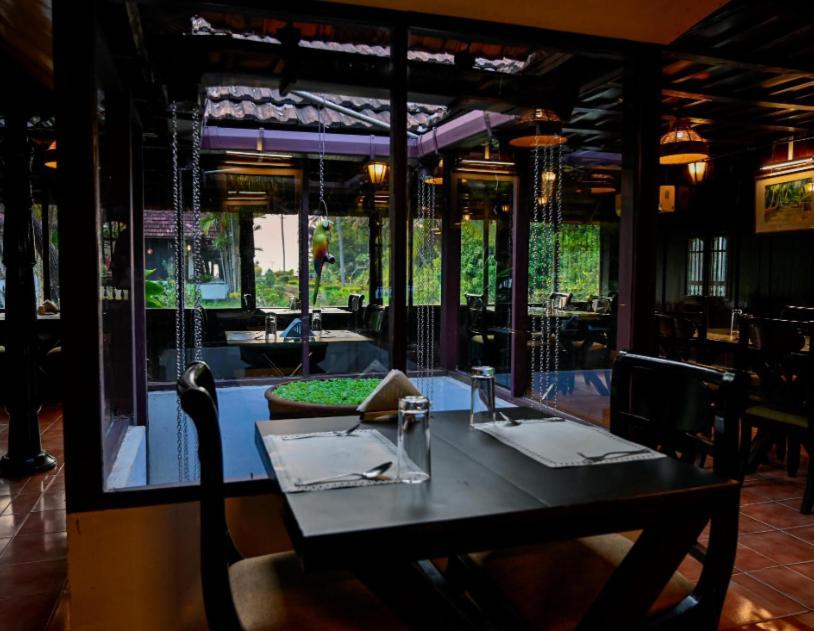 Paradise Heritage Resort Kumarakom Exterior photo