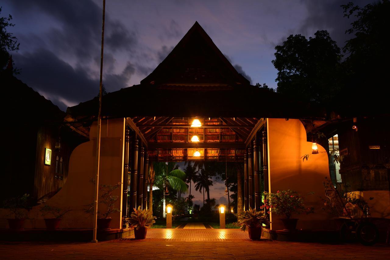 Paradise Heritage Resort Kumarakom Exterior photo