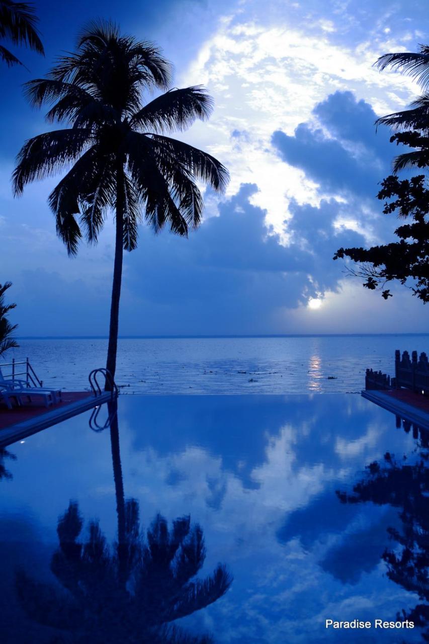 Paradise Heritage Resort Kumarakom Exterior photo
