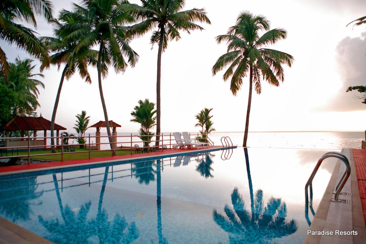 Paradise Heritage Resort Kumarakom Exterior photo